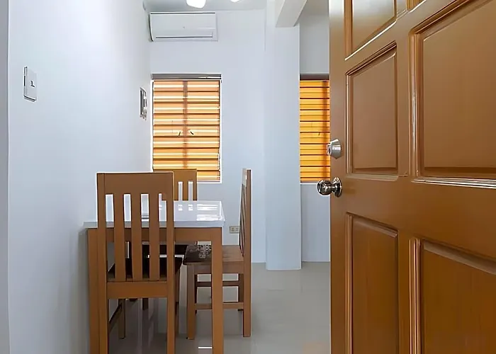 Reddoorz @ Alquiza Residences Paranaque Hotel *