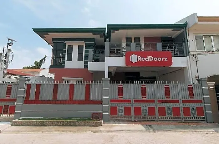 Reddoorz @ Alquiza Residences Paranaque *