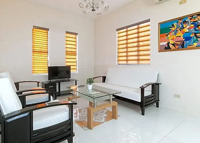 Hotel Reddoorz @ Alquiza Residences Paranaque Manila