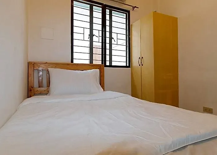 Hotel Reddoorz @ Alquiza Residences Paranaque *
