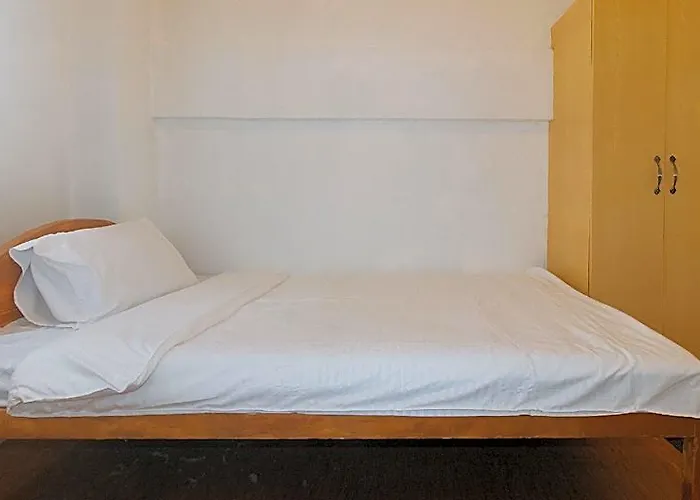 Hotel Reddoorz @ Alquiza Residences Paranaque *