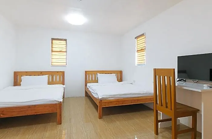 Hotel Reddoorz @ Alquiza Residences Paranaque *
