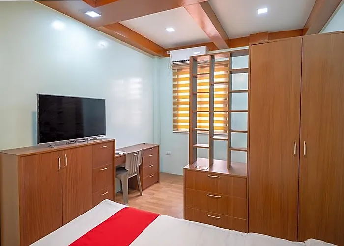 Reddoorz @ Alquiza Residences Paranaque Hotel