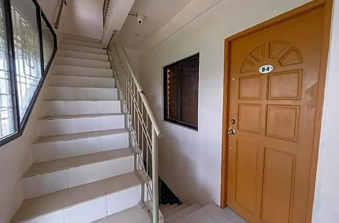 Reddoorz @ Alquiza Residences Paranaque Hotel *