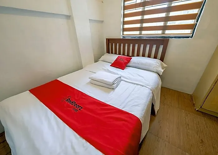 Hotel Reddoorz @ Alquiza Residences Paranaque *