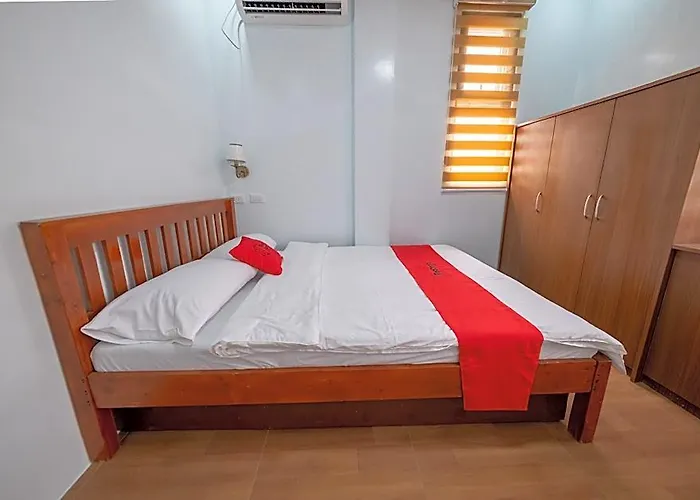 Reddoorz @ Alquiza Residences Paranaque Hotel *