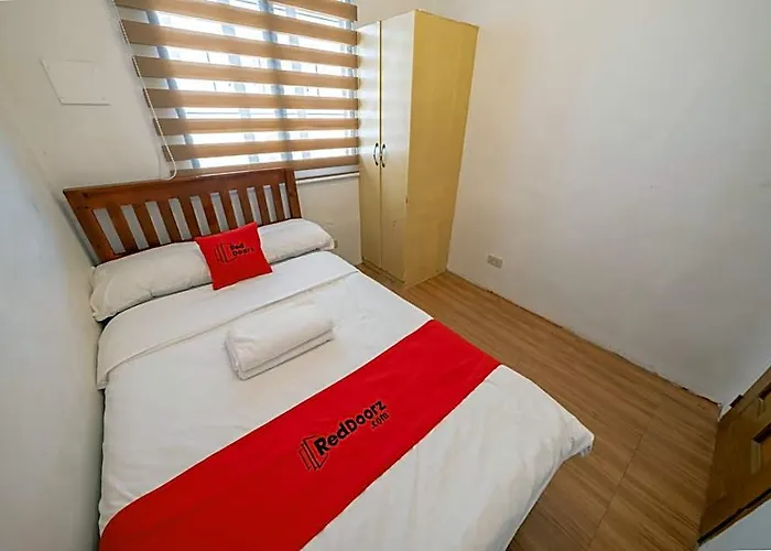 Reddoorz @ Alquiza Residences Paranaque Manila