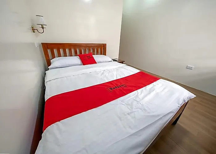 Reddoorz @ Alquiza Residences Paranaque Hotel *