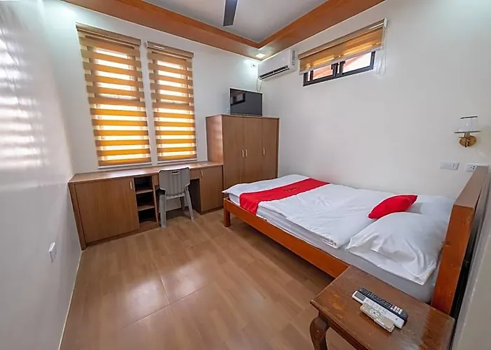 Reddoorz @ Alquiza Residences Paranaque * Manila